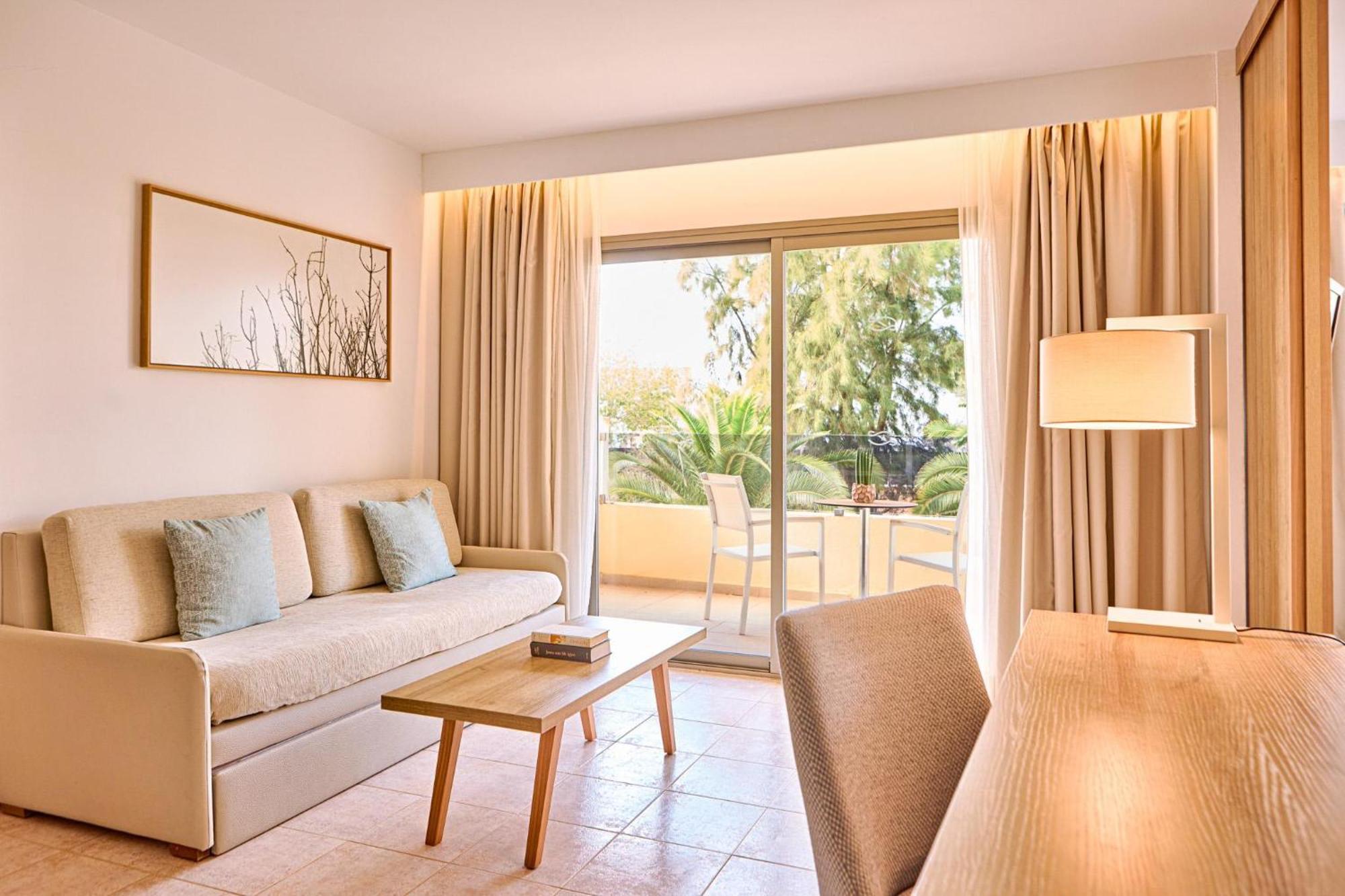 Zafiro Palmanova Aparthotel Kültér fotó